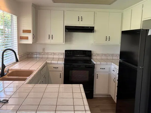 2461 Bunting Ave, Ventura, CA 93003