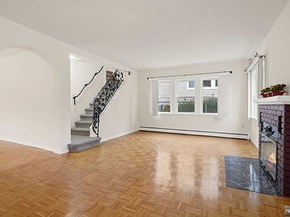 5th image of 24 Lincoln Ave