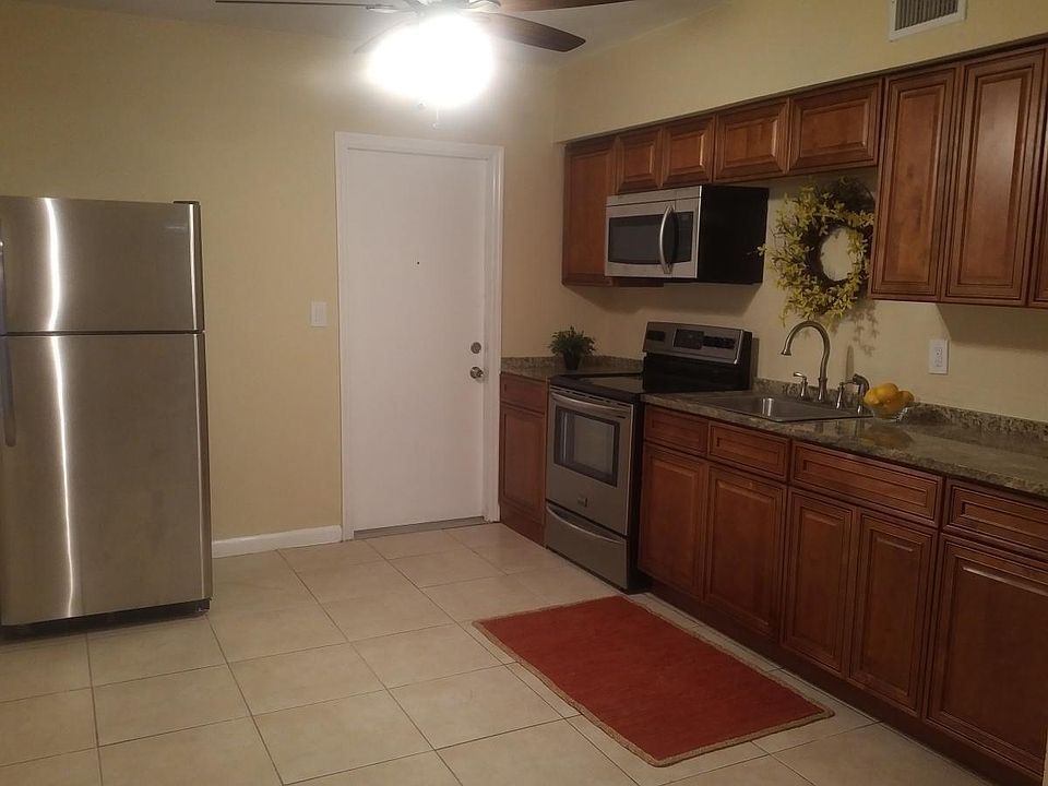 1st image of 1112 NE 10th St #1