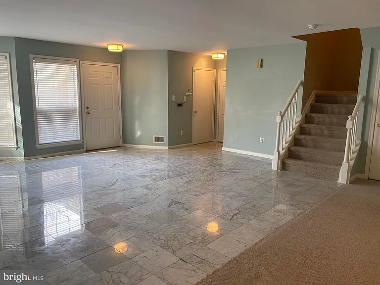 4 Kensington Ct — Photo 3