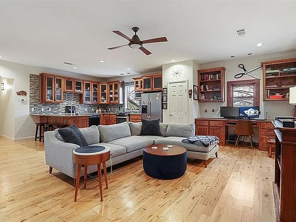 3rd image of 5217 Richard Ave #B
