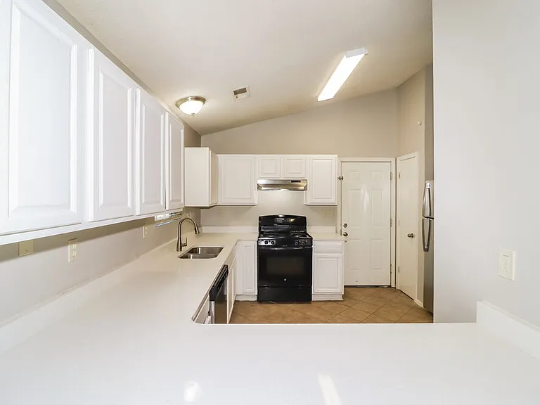 4680 Waterfront Oak Dr — Photo 8