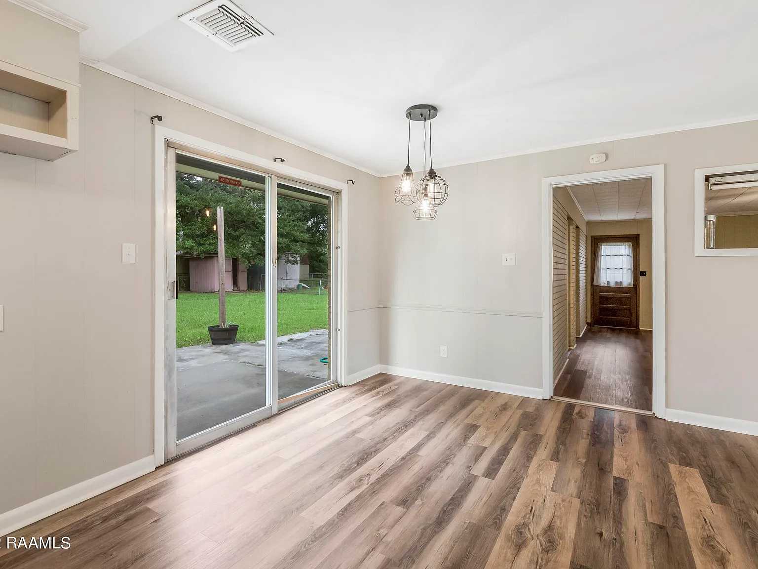 3 bed, 2.0 bath, 1712 sqft, $1,775 — Photo 3
