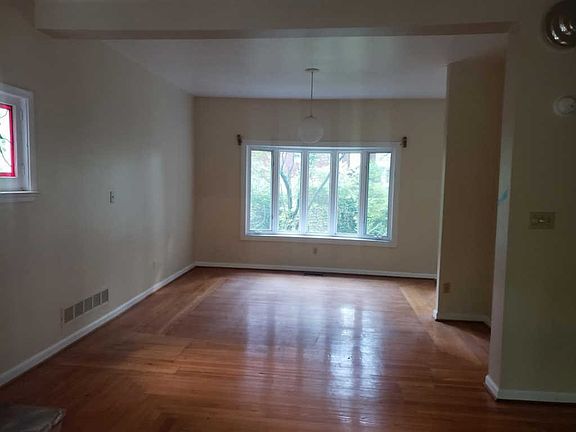 4th image of 3974 Abington Ave