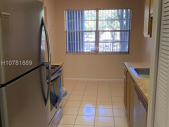 2nd image of 8450 Lagos De Campo Blvd APT 207