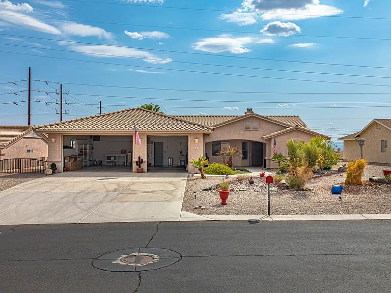 911 Pueblo Dr — Photo 12