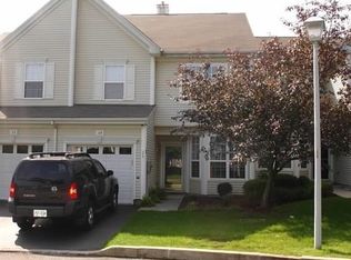 35 Tall Oaks Ct, Parlin, NJ 08859