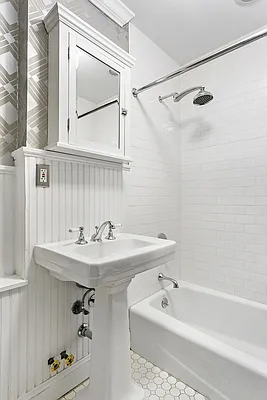 Sold by Compass | media 7