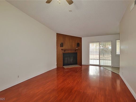 4th image of 3630 Willow Springs Dr