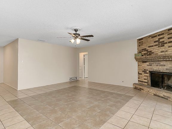 4th image of 1401 N Nolan River Rd APT A