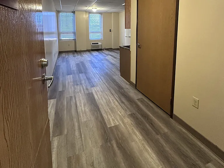 Madison Street Apartments — Photo 15