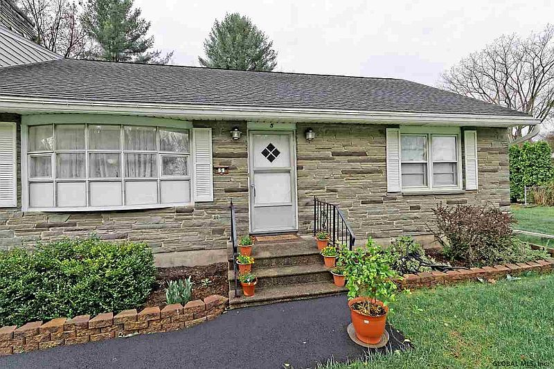 3rd image of 5 GLADWISH Avenue