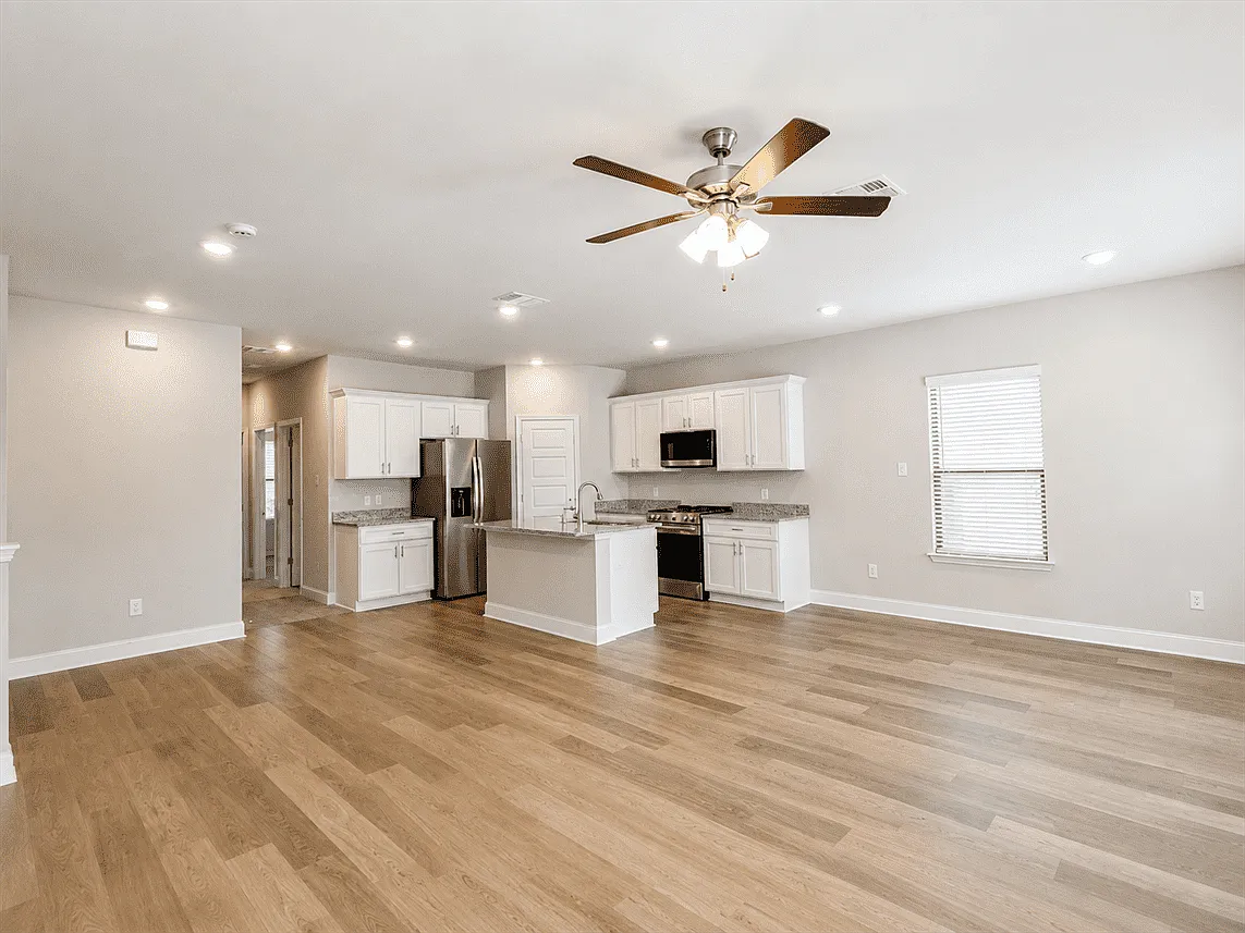 2 bed, 1109 sqft, $1,295 — Photo 2