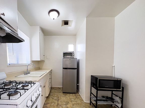 5th image of 1517 E Maple St #A