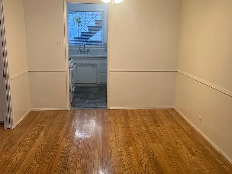 8366 Sargent Ave — Photo 11