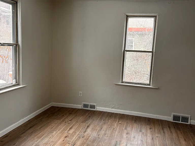 268 Seneca St — Photo 17