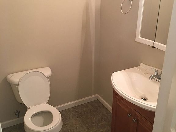 4th image of 190 Mill Creek Dr #2