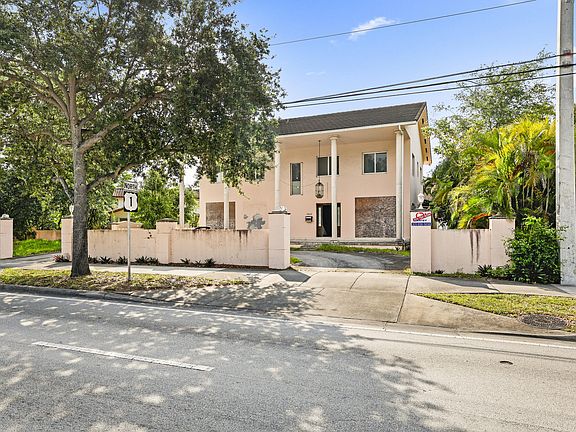 3rd image of 9655 Biscayne Boulevard