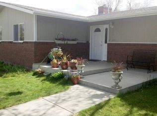 825 Fairway Ct E, Riverton, WY 82501