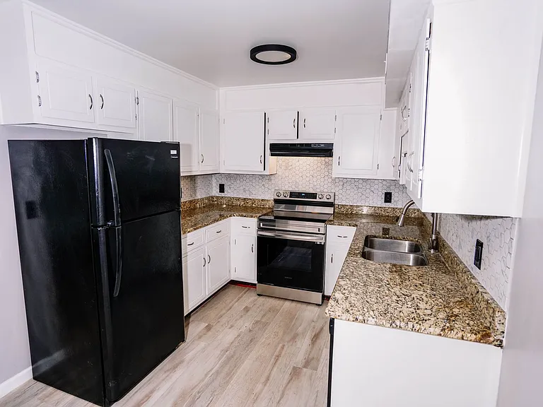 9018 Mahogany Row SE — Photo 8