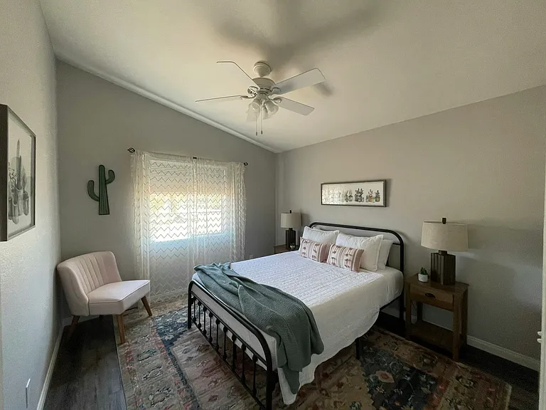 Queen Room 1