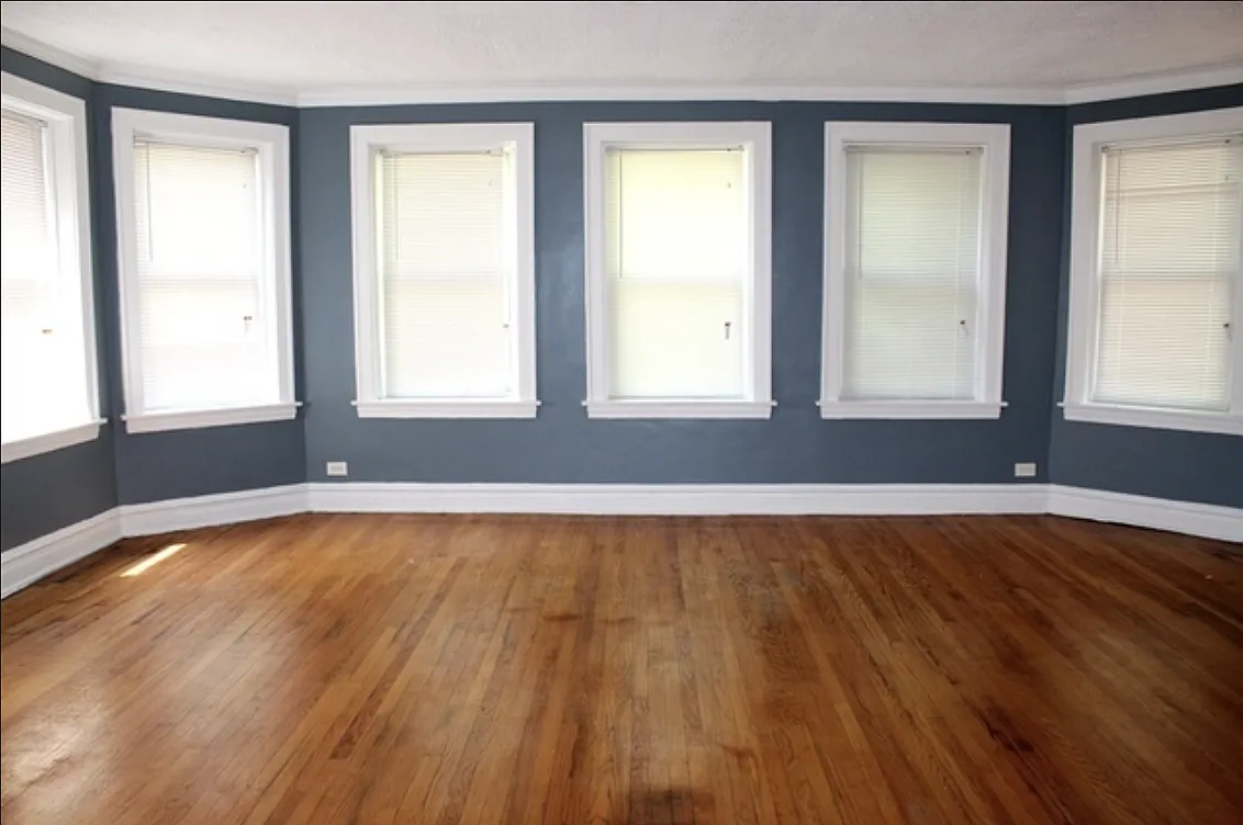 7427 S Chappel Ave — Photo 2