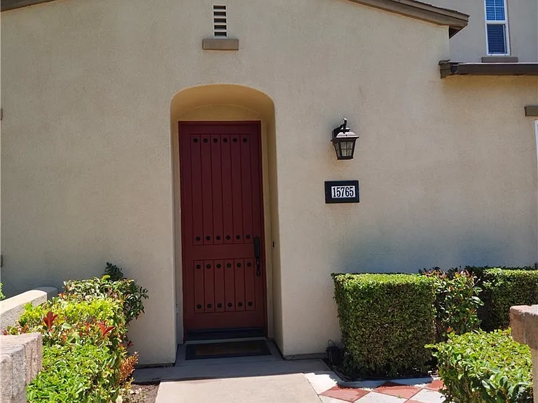 15765 Lindbergh Ave — Photo 3