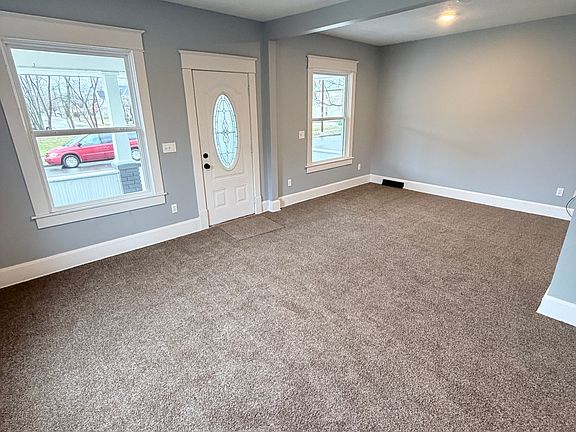 2nd image of 325 Wunderlich Ave