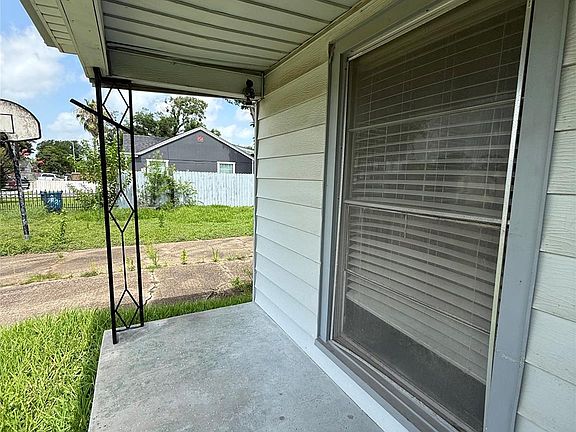 3rd image of 1327 14th St
