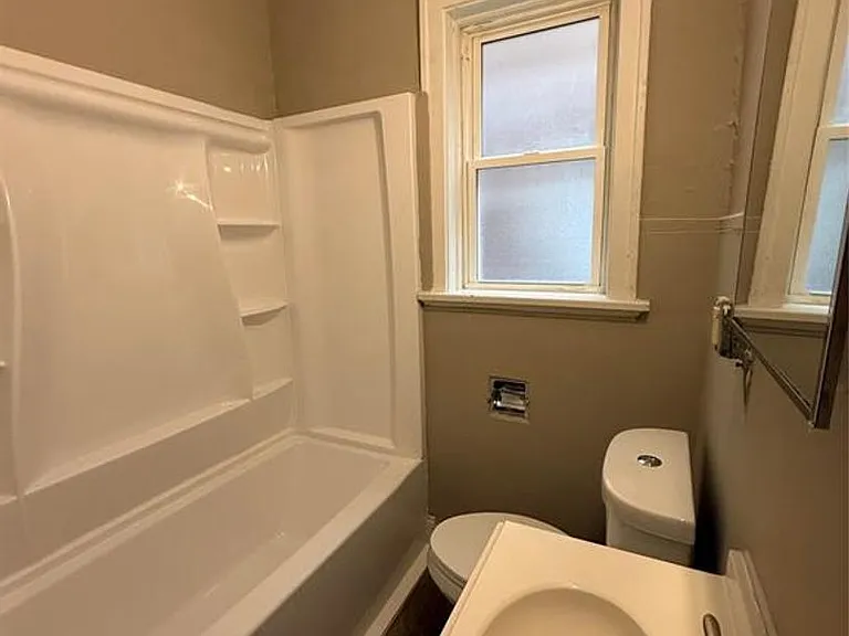 4030-4032 Hydraulic Ave — Photo 5