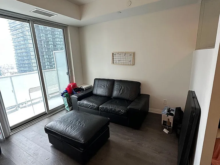 101 Erskine Ave #1406 — Photo 2