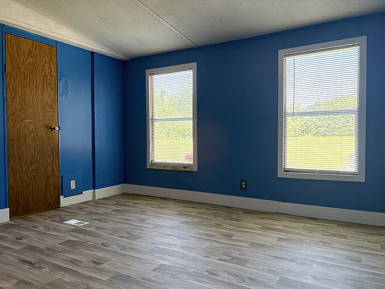 1441 Knowlton Rd — Photo 4