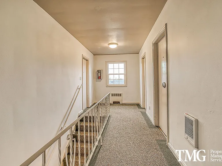 Regency Park Apartments — Photo 16