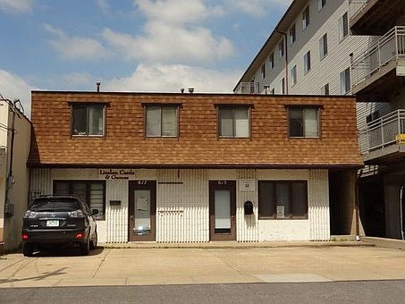 1st image of 615 S Dubuque St