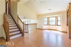 1031 Forest Park Ln — Photo 2