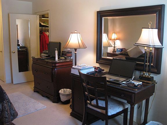 4th image of 1121 Arlington Blvd APT 922
