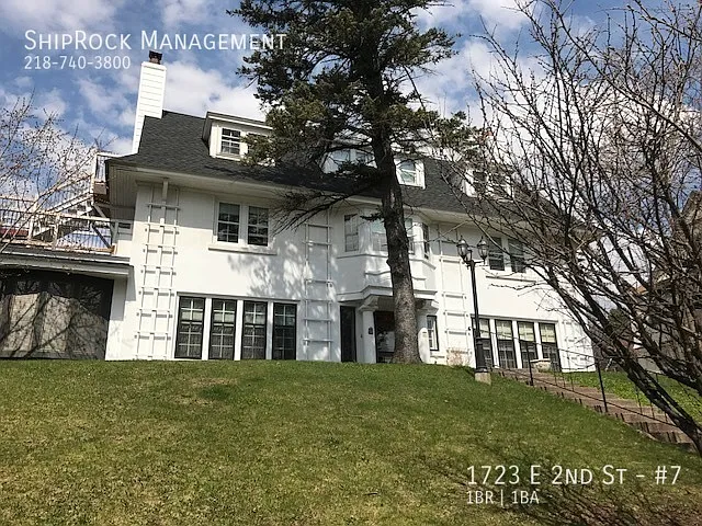 1723 E 2nd St #7 — Photo 1