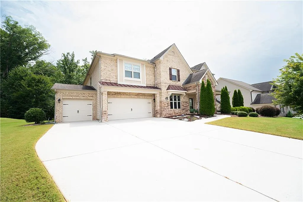 5 bed, 4.5 bath, 4144 sqft, $3,450 — Photo 1