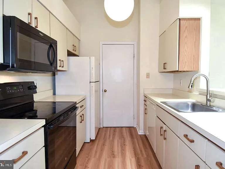 7705 Lafayette Forest Dr #33 — Photo 14