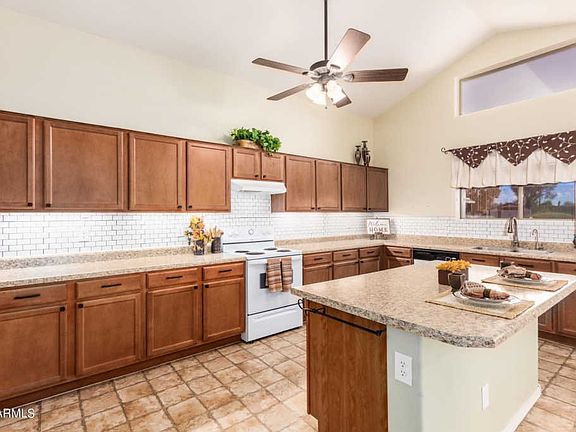 5th image of 36787 W Leonessa Ave