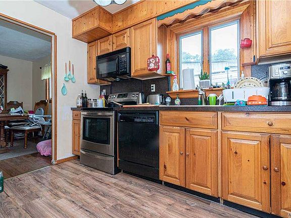 4th image of 136 Grandview Ln