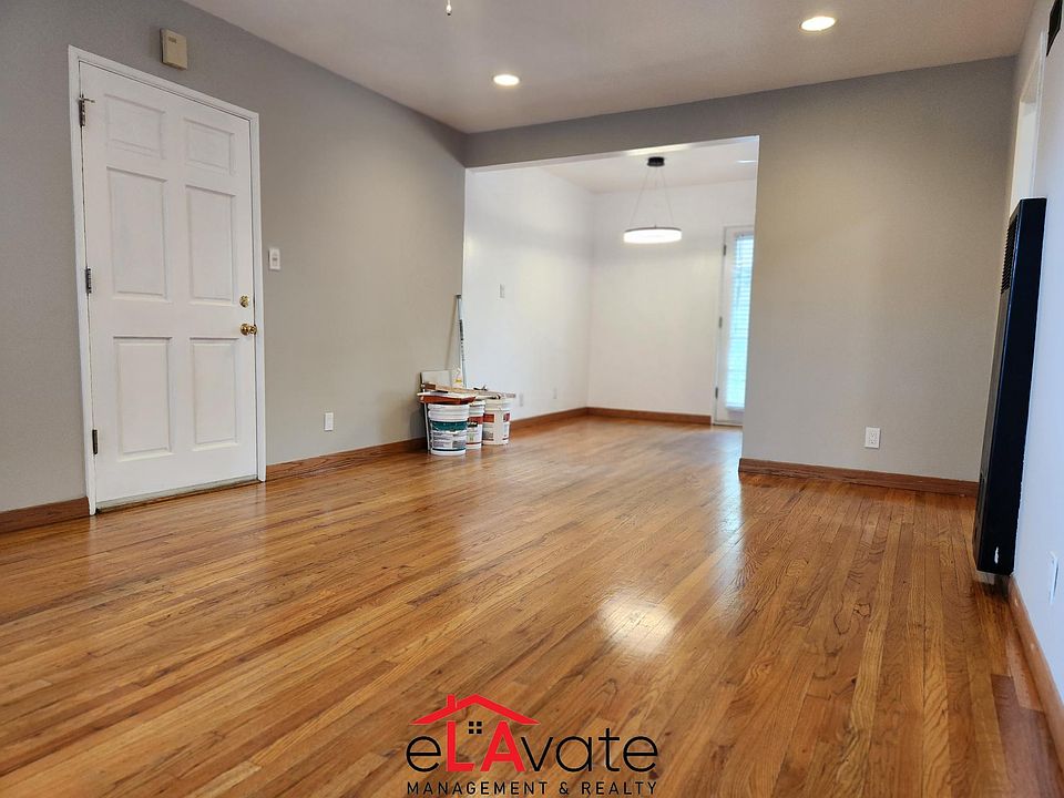 1st image of 12928 Burbank Blvd Unit 4