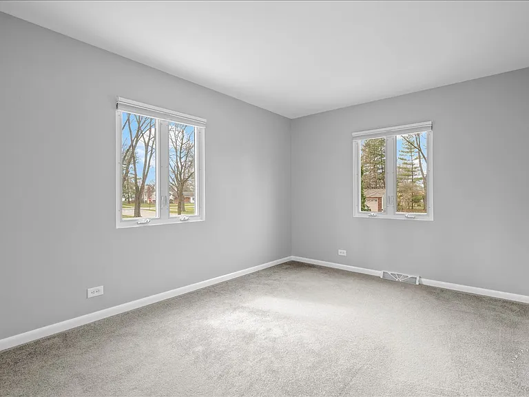 1120 N Brainard St — Photo 9