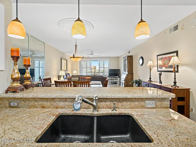 601 Shorewood Dr #G505 — Photo 10
