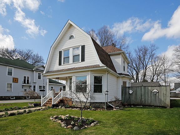 4th image of 504 E Chicago Rd