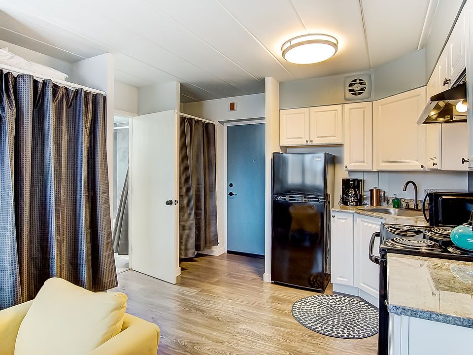 1st image of 1500 Groesbeck Rd #416