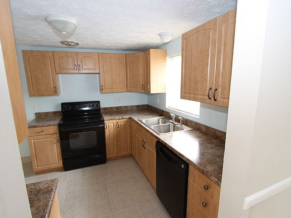 3rd image of 2857 Goldenrod Cir W