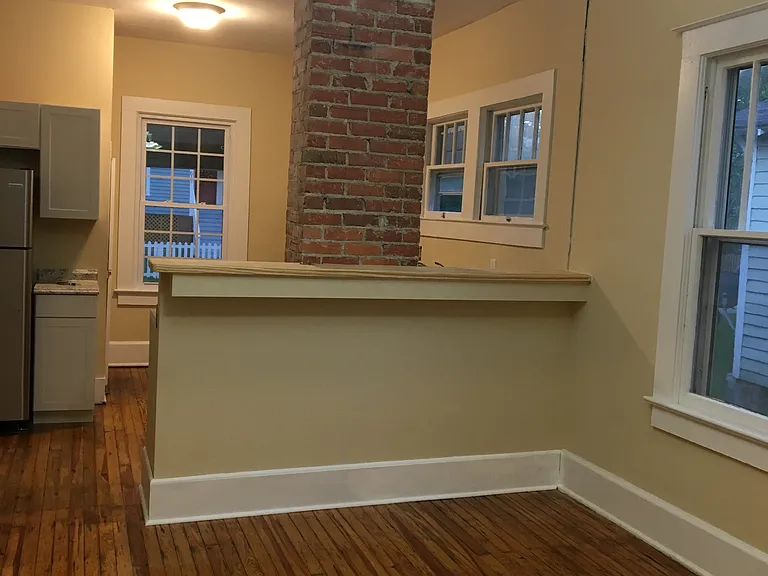 615 E 2nd St — Photo 10