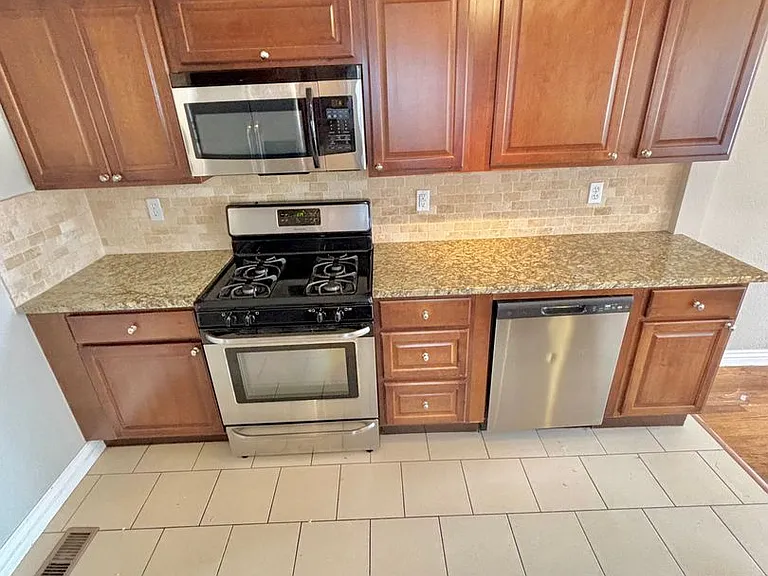 4995 Vallejo St — Photo 10