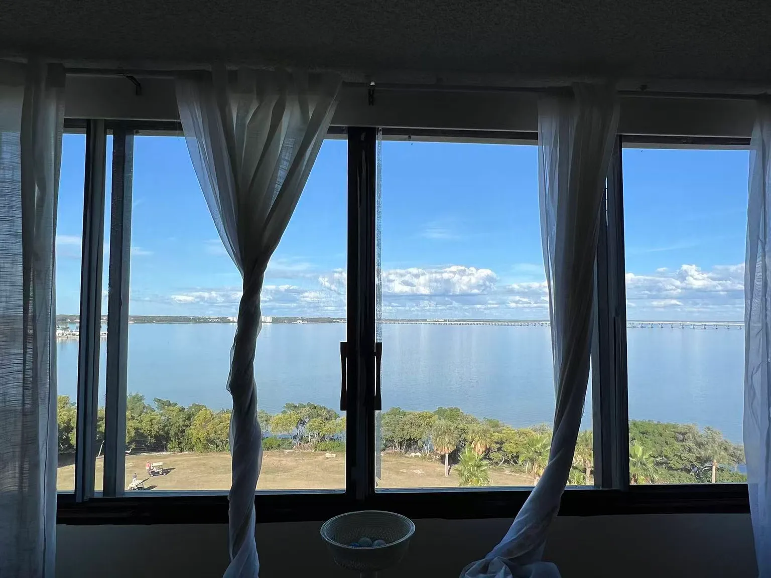 2 bed, 1050 sqft, $2,000 — Photo 3